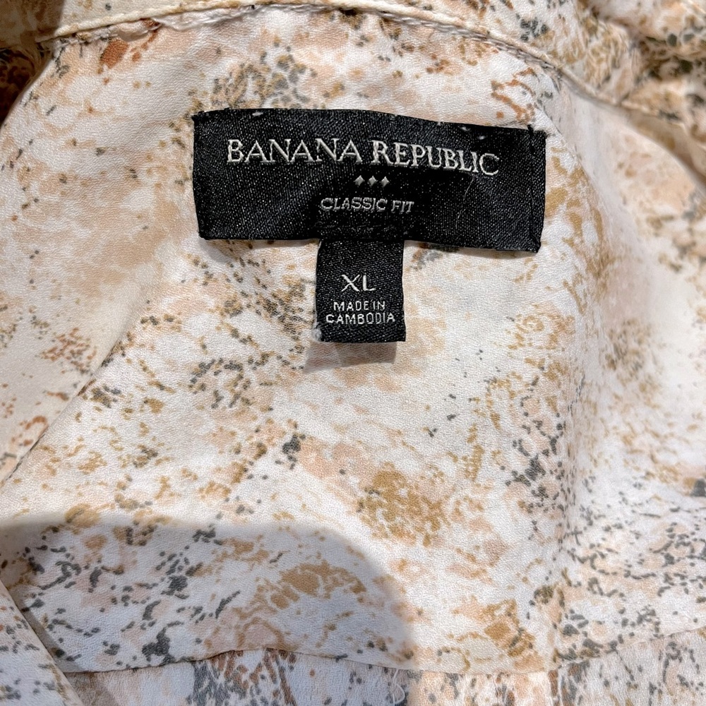 Banana Republic snake skin motif blouse size XL- gray cream and peach